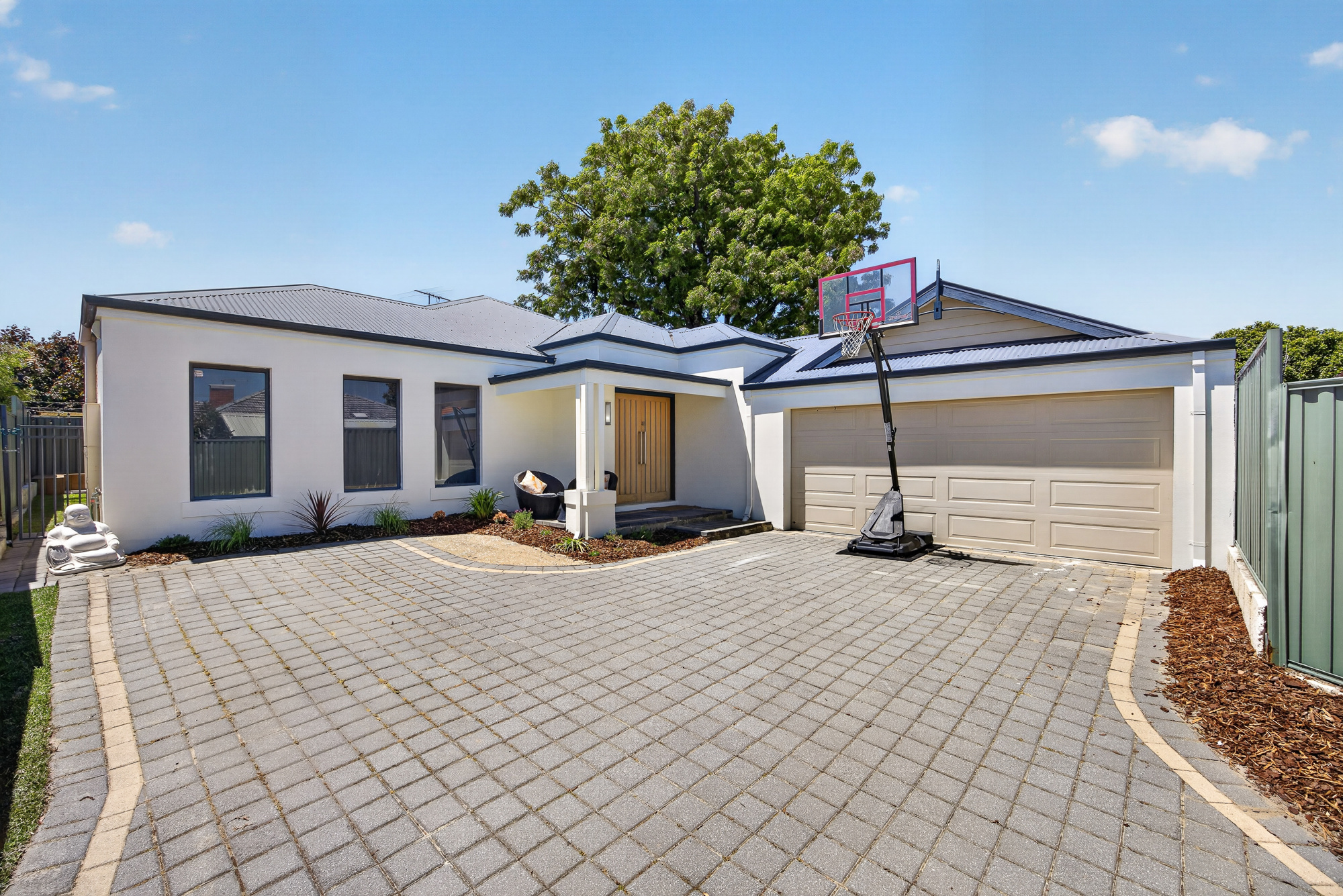 118A Grand Promenade, Bedford - Image 1