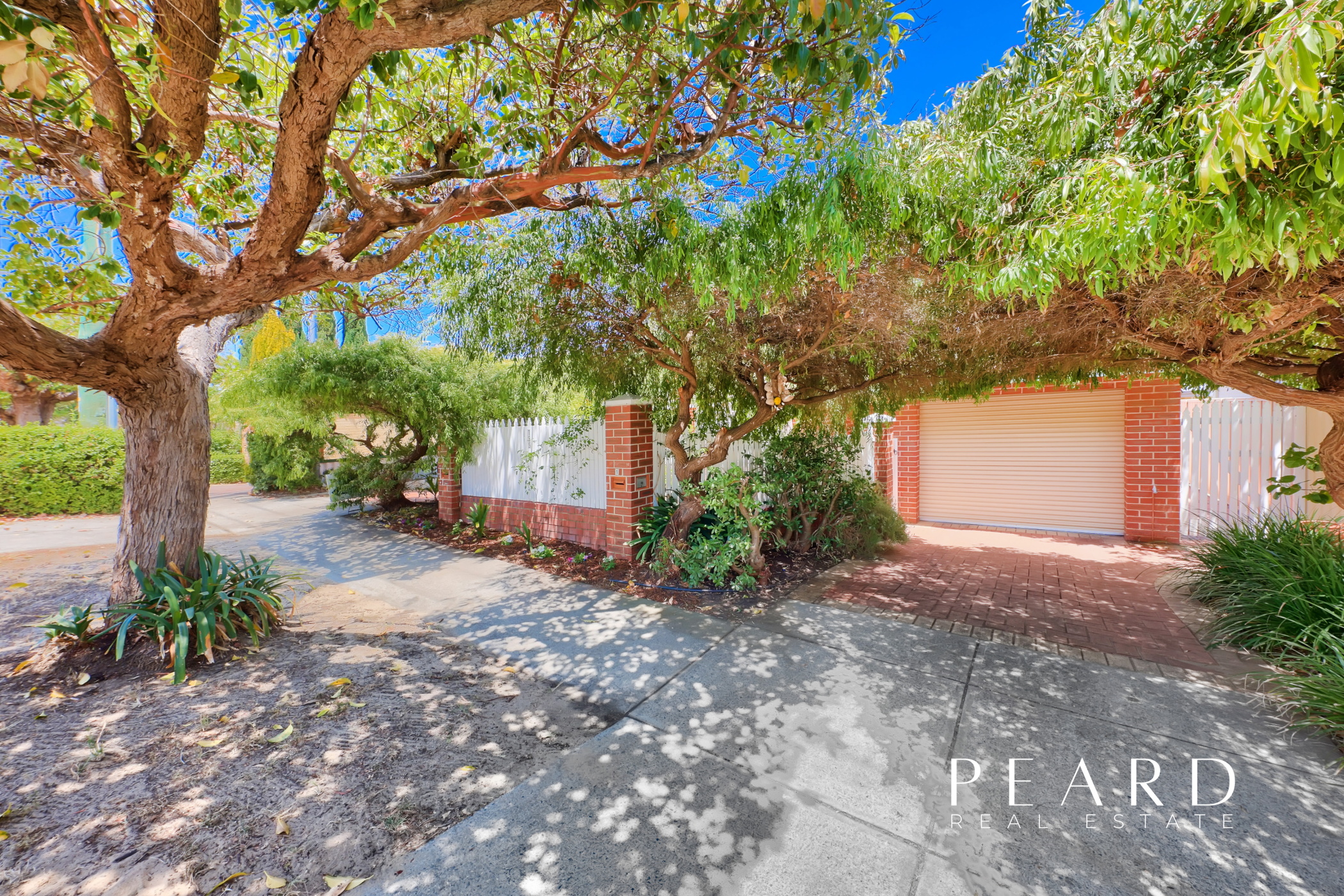 Spacious, Street-Front Living in a Prime Doubleview Pocket