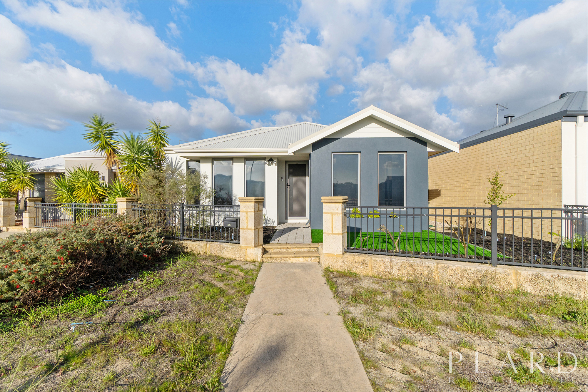 Contemporary Living Convenient Location